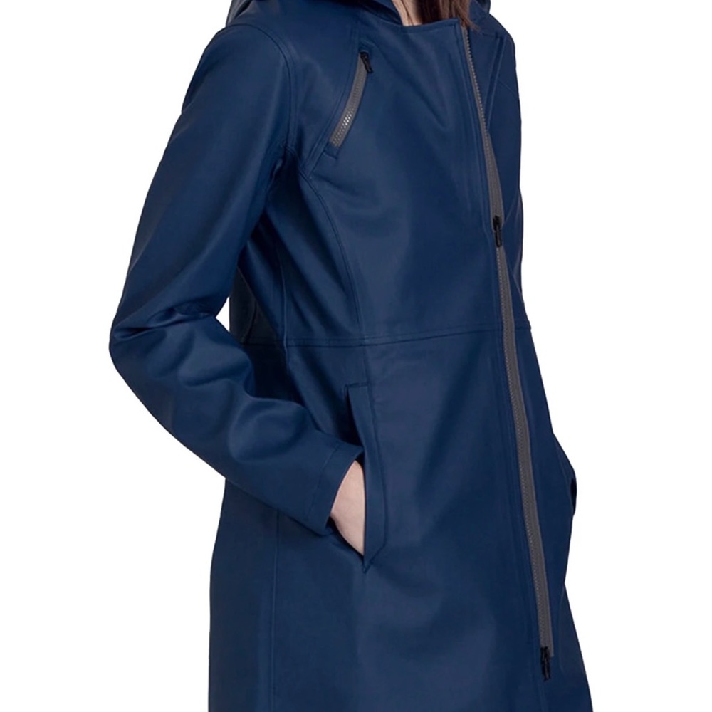 Aether Rain Jacket, size M. NWOT